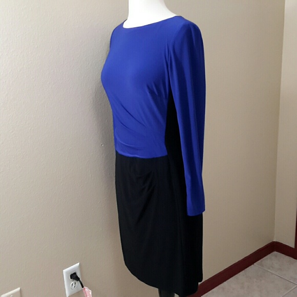 A gorgeous  round neck ,bodycon dress - Picture 2 of 3
